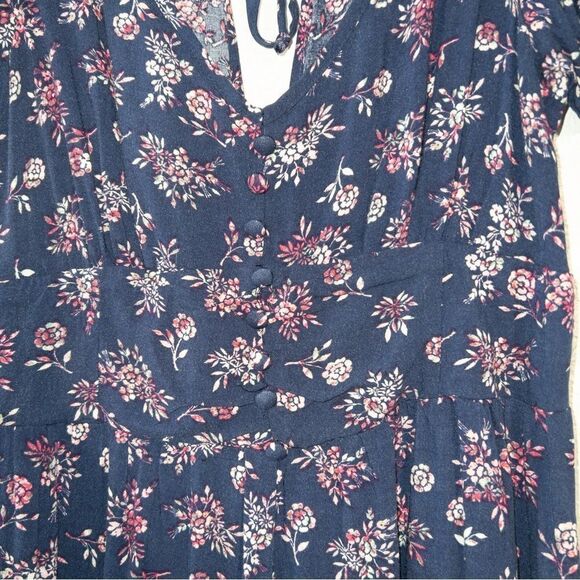 Louna‎ Navy Blue Floral Puff Sleeve Romper Size Large - Picture 5 of 8